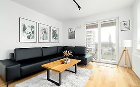 Premium Apartments Poznan Airport by Renters